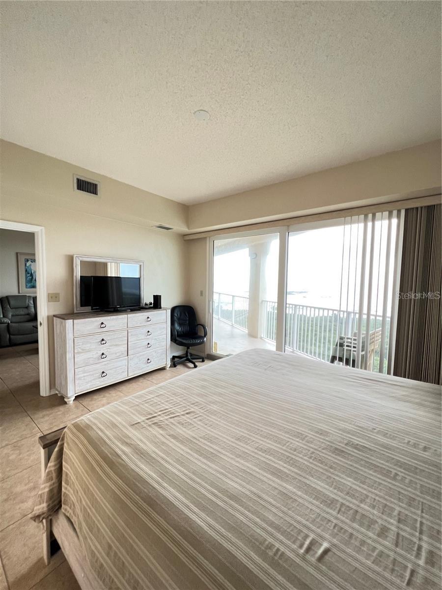 Image 8 of 19 For 104 Surfview Drive 2503