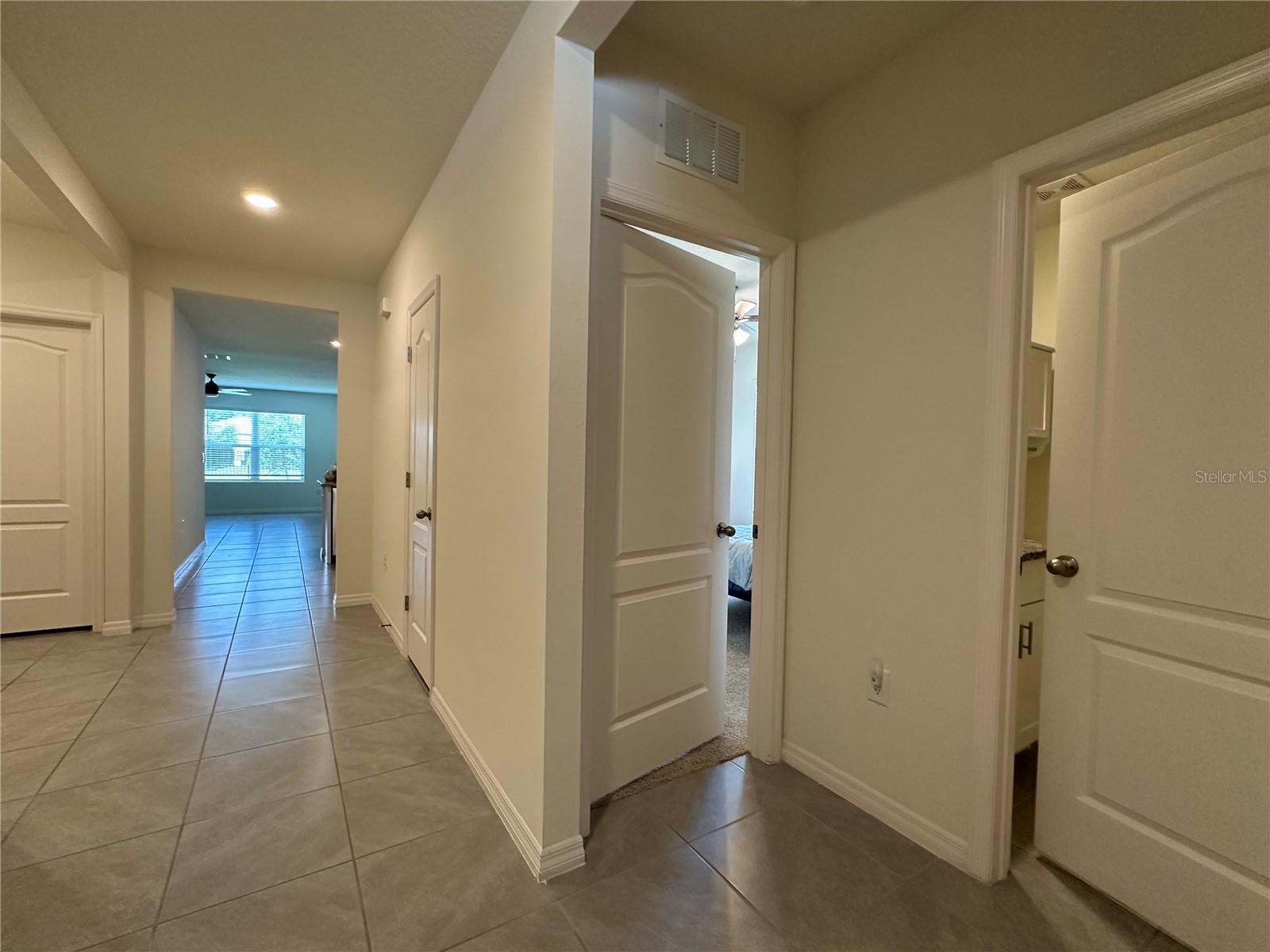 Image 11 of 33 For 551 Shaelyn Place