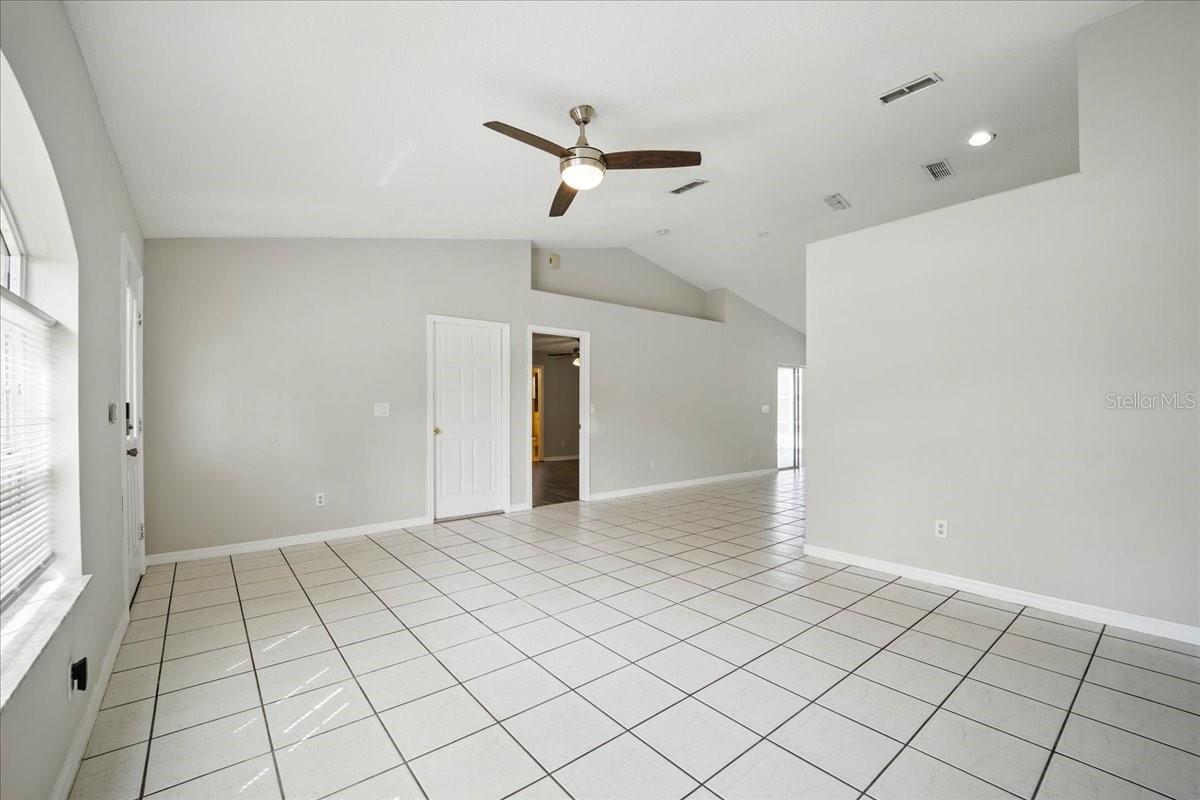 Image 11 of 55 For 9 Big Bear Lane