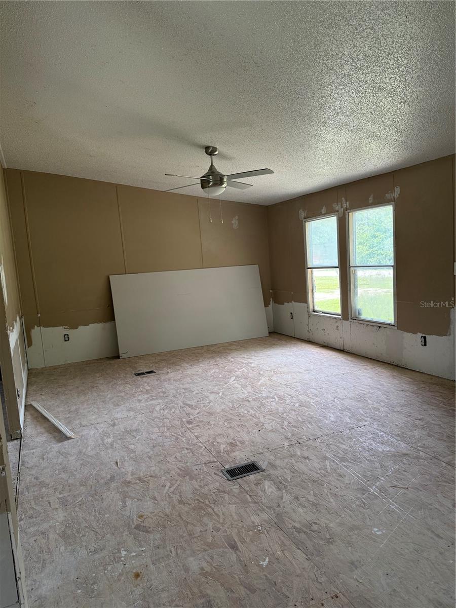 Image 3 of 28 For 1760 Laurel Avenue