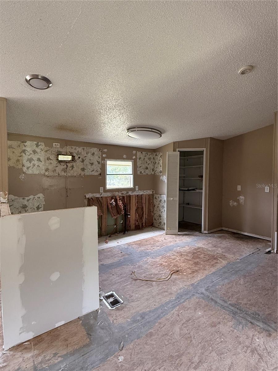 Image 4 of 28 For 1760 Laurel Avenue