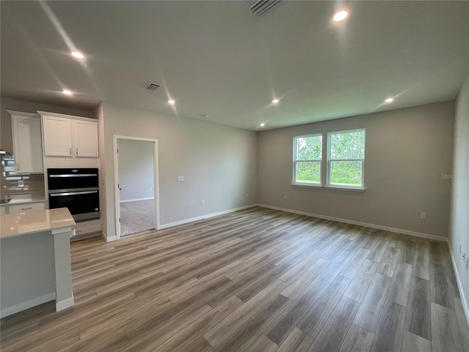 Image 19 of 43 For 215 Montgomery Court