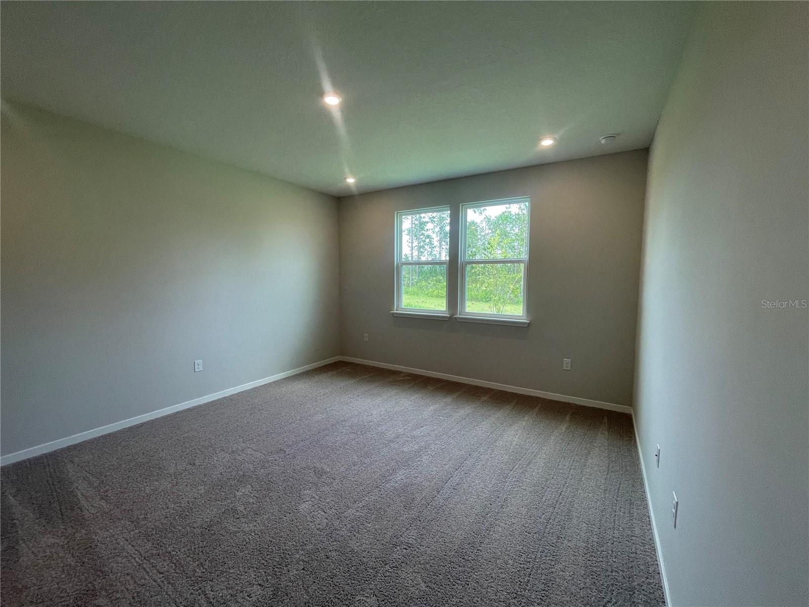 Image 22 of 43 For 215 Montgomery Court