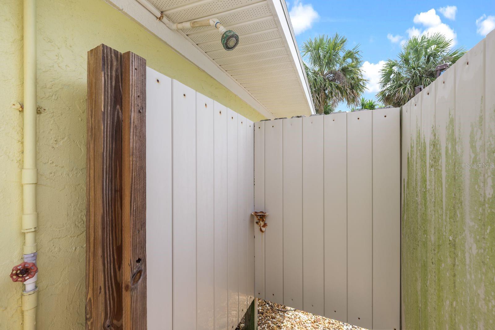 Image 44 of 74 For 1942 Daytona Avenue