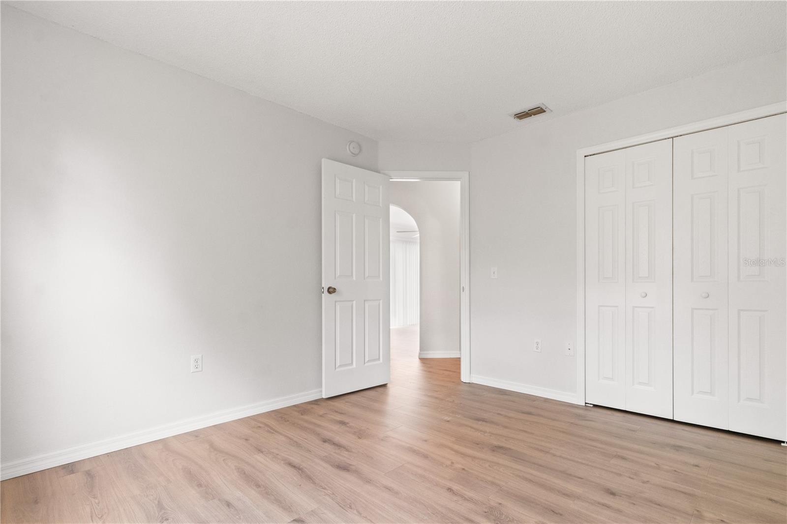 Listing photo id 21 for 3143 Grayton Drive