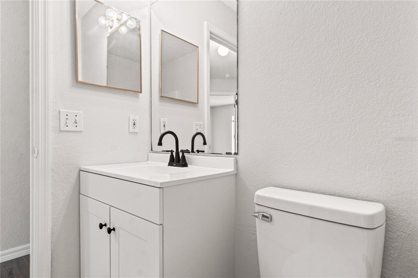 Listing photo id 23 for 3143 Grayton Drive