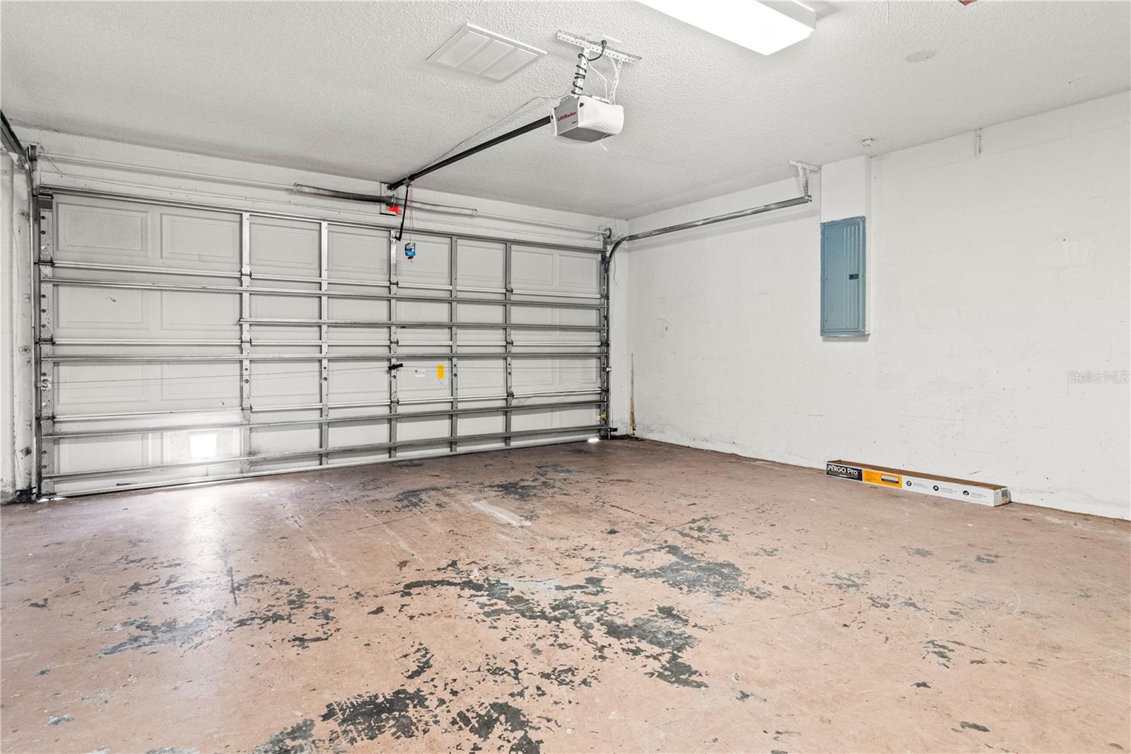 Listing photo id 29 for 3143 Grayton Drive