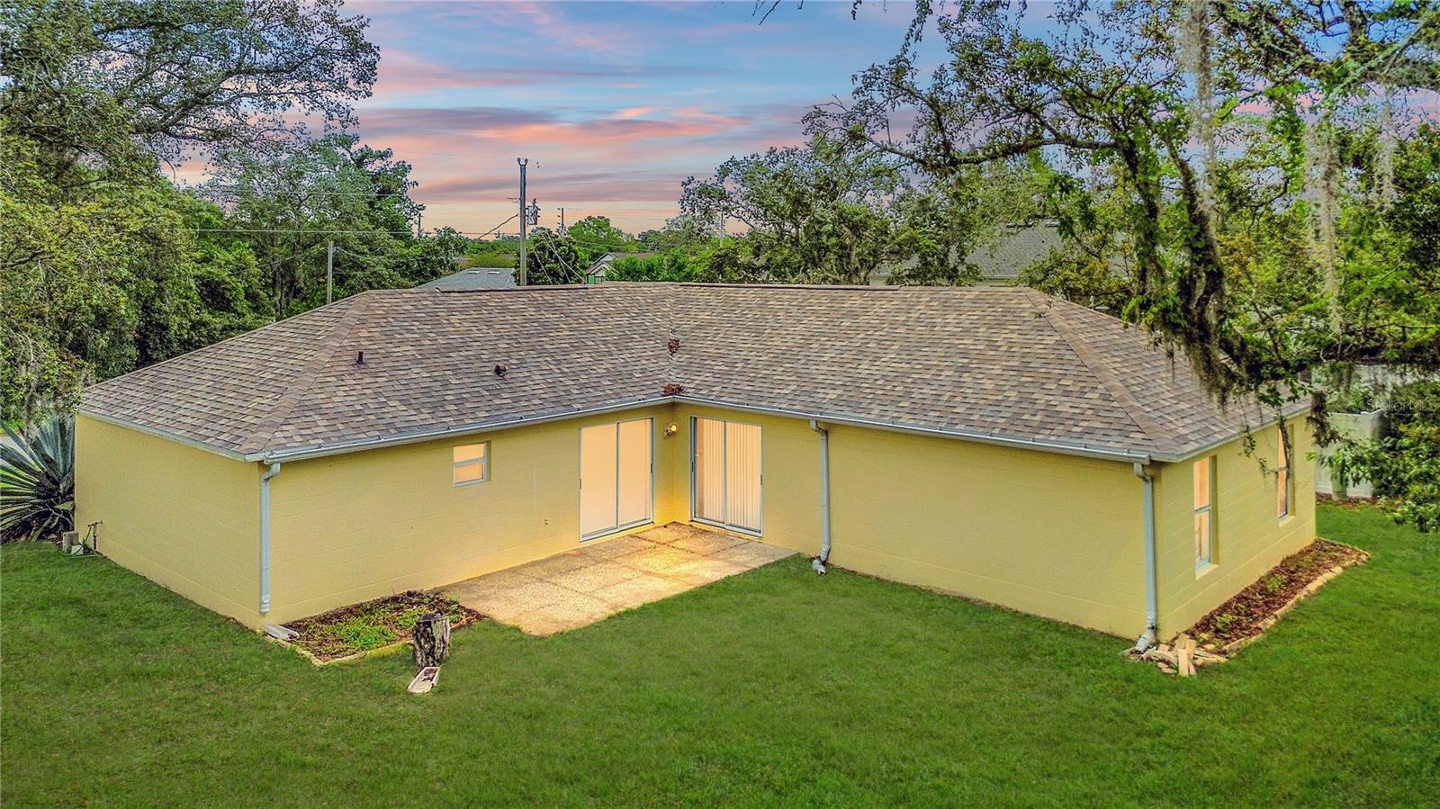 Listing photo id 31 for 3143 Grayton Drive