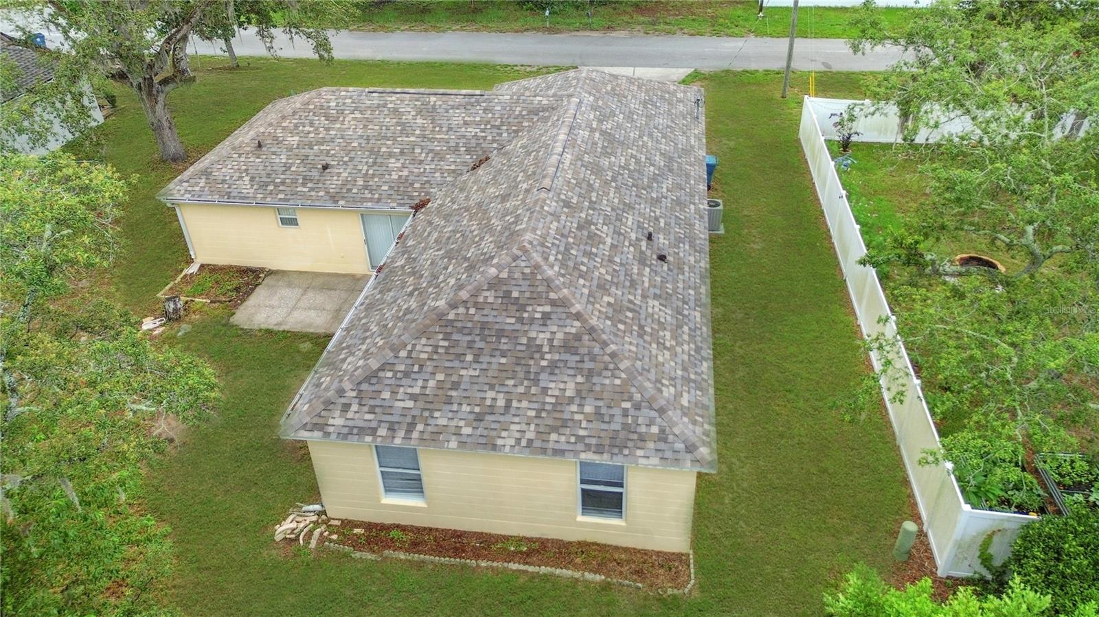 Listing photo id 36 for 3143 Grayton Drive