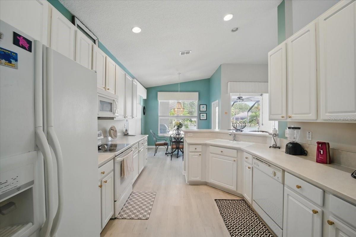 Image 10 of 61 For 14 Deerfield Court