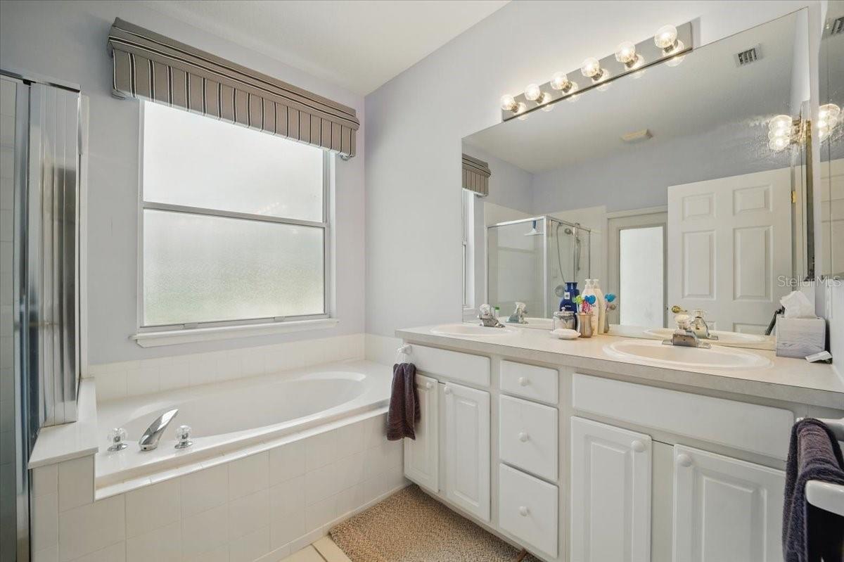 Image 21 of 61 For 14 Deerfield Court