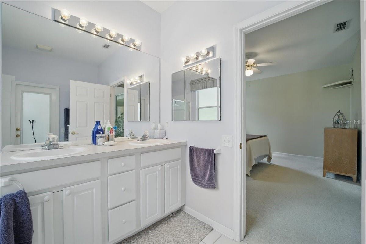 Image 23 of 61 For 14 Deerfield Court