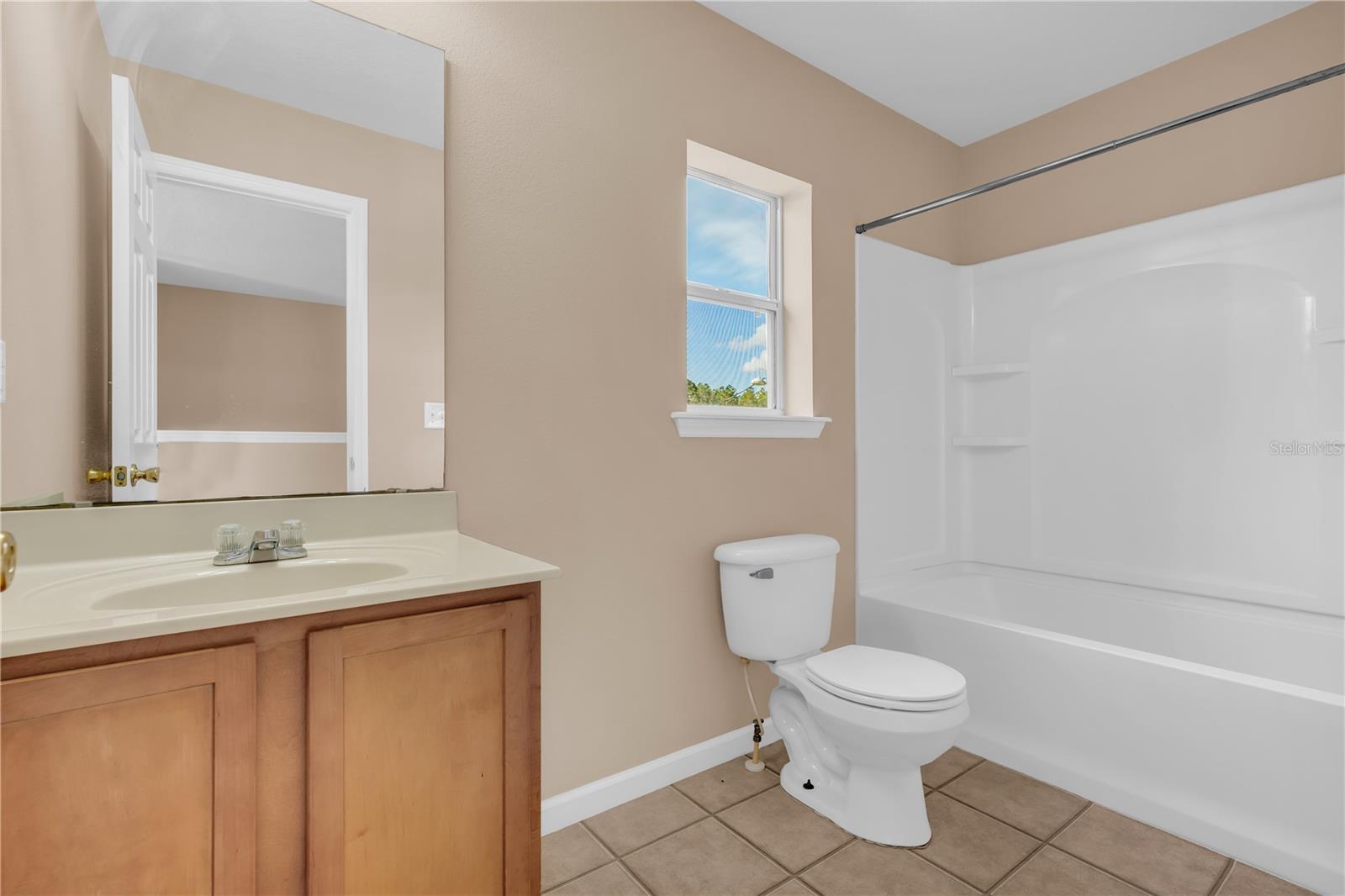 Image 14 of 48 For 29 Louisville Drive