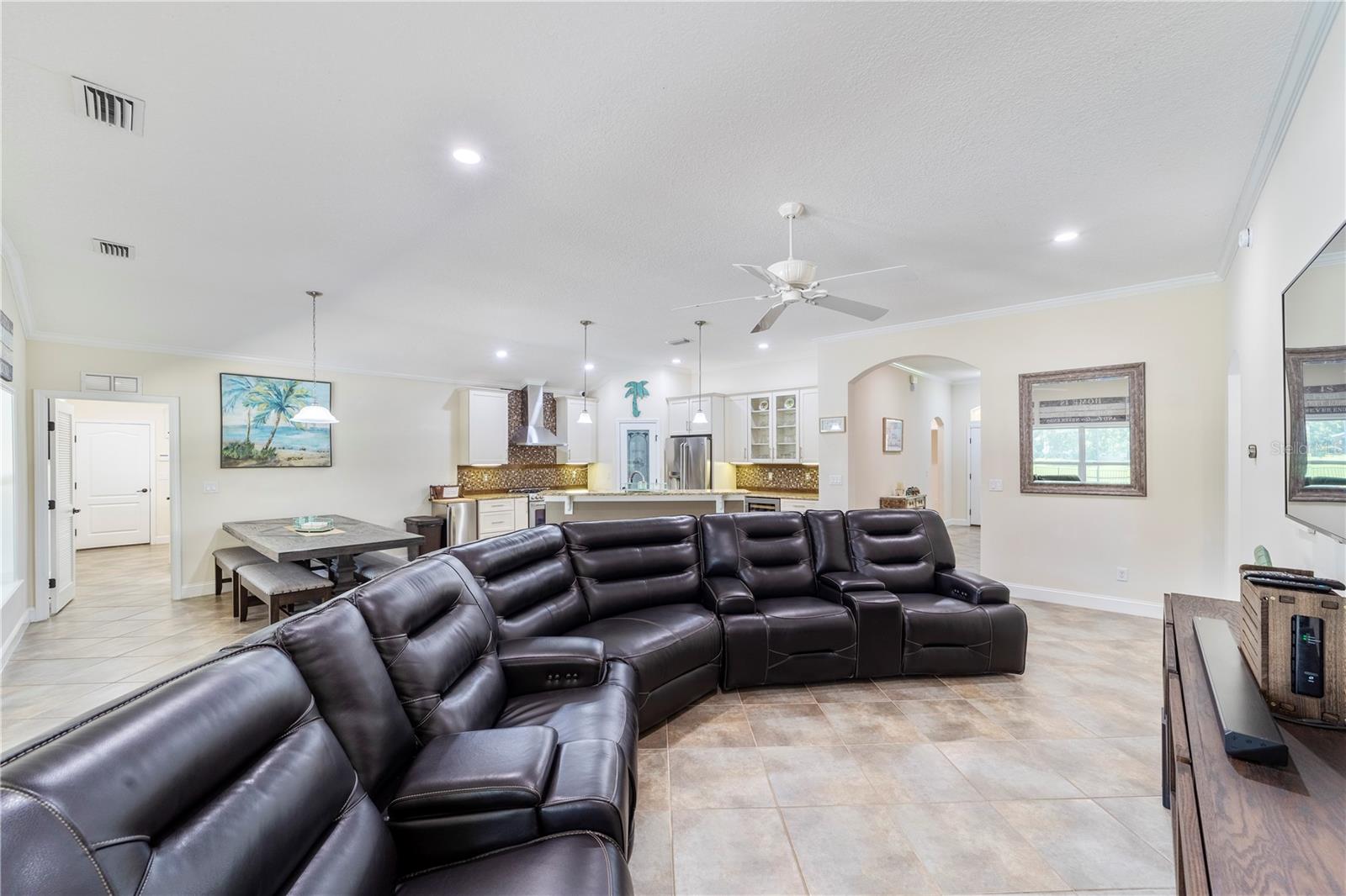 Image 25 of 66 For 265 Pinehurst Pointe Drive