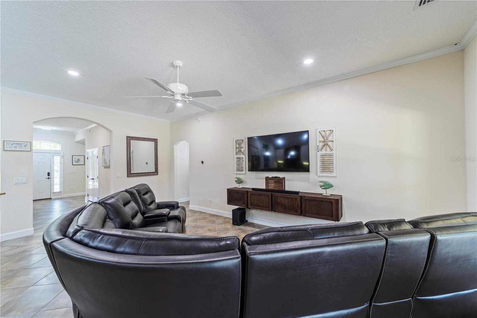 Image 27 of 66 For 265 Pinehurst Pointe Drive