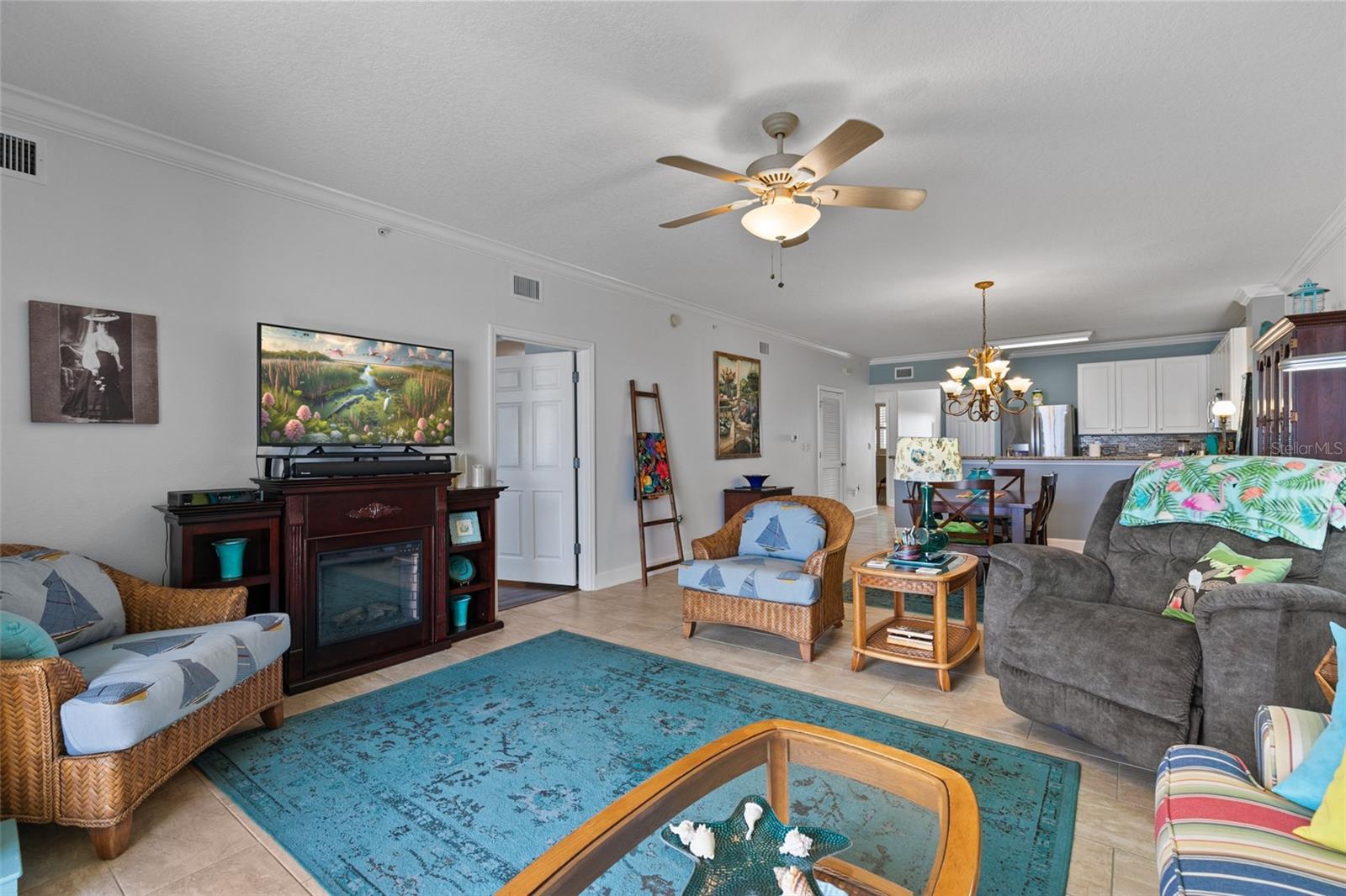 Image 22 of 95 For 80 Surfview Drive 707