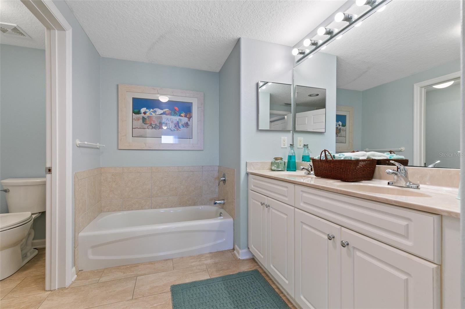 Image 29 of 95 For 80 Surfview Drive 707