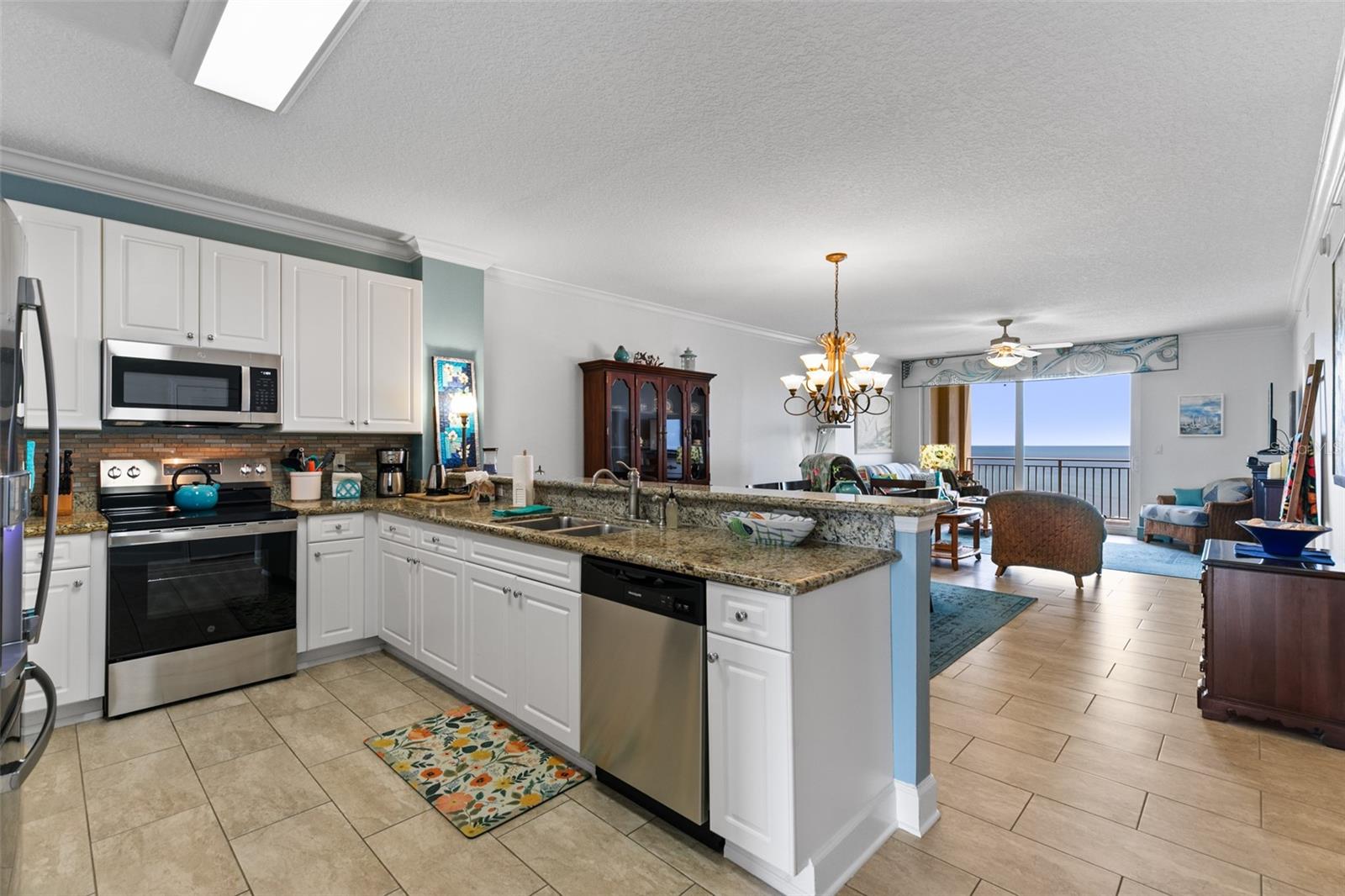 Image 3 of 95 For 80 Surfview Drive 707