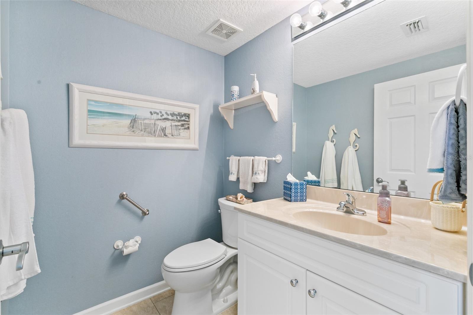 Image 38 of 95 For 80 Surfview Drive 707