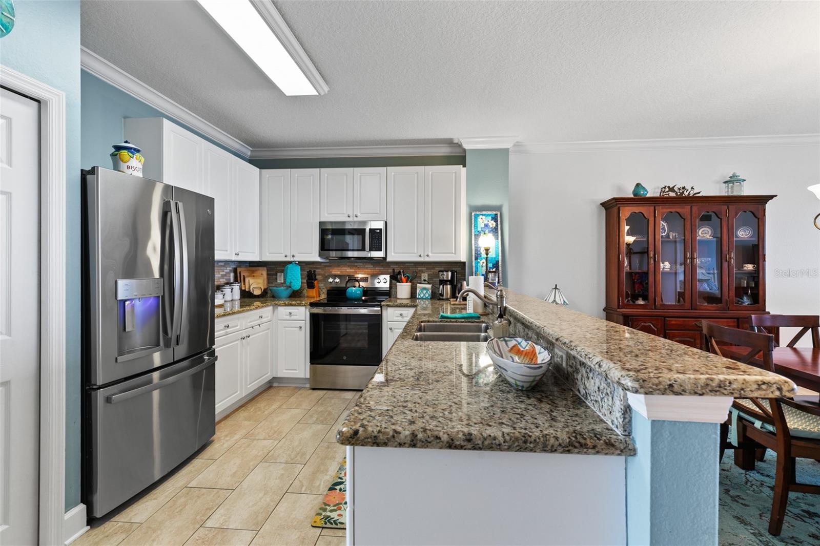 Image 4 of 95 For 80 Surfview Drive 707