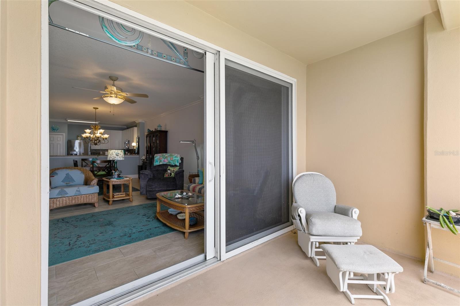 Image 41 of 95 For 80 Surfview Drive 707