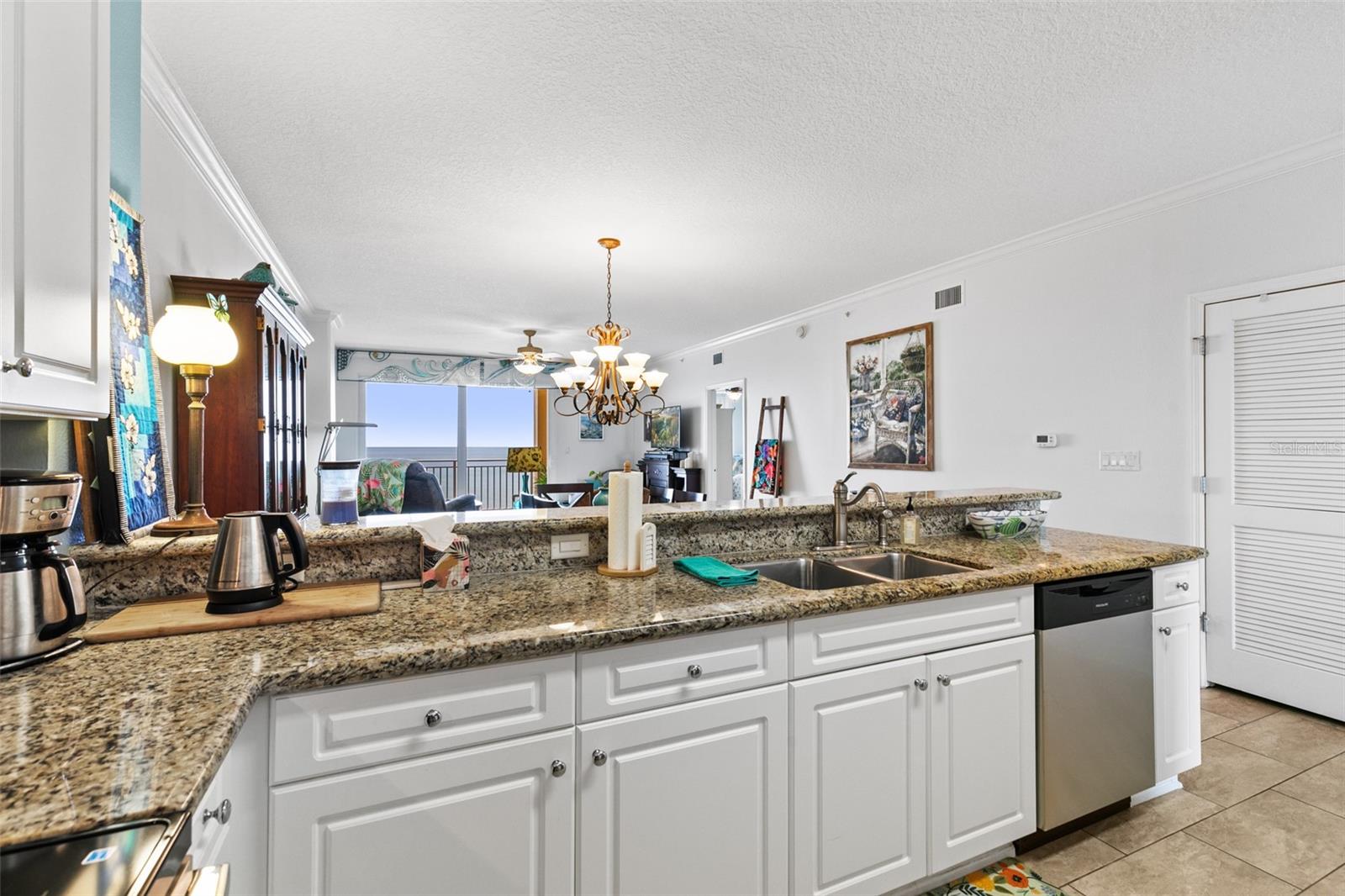 Image 5 of 95 For 80 Surfview Drive 707