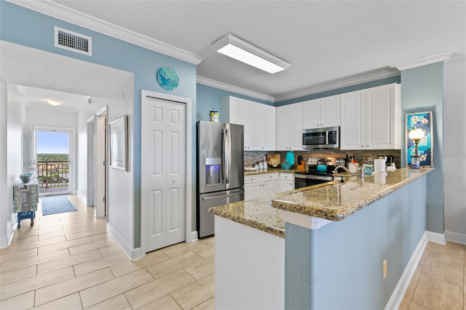 Image 7 of 95 For 80 Surfview Drive 707