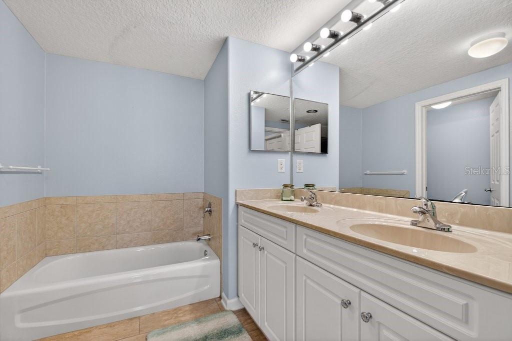 Image 78 of 95 For 80 Surfview Drive 707