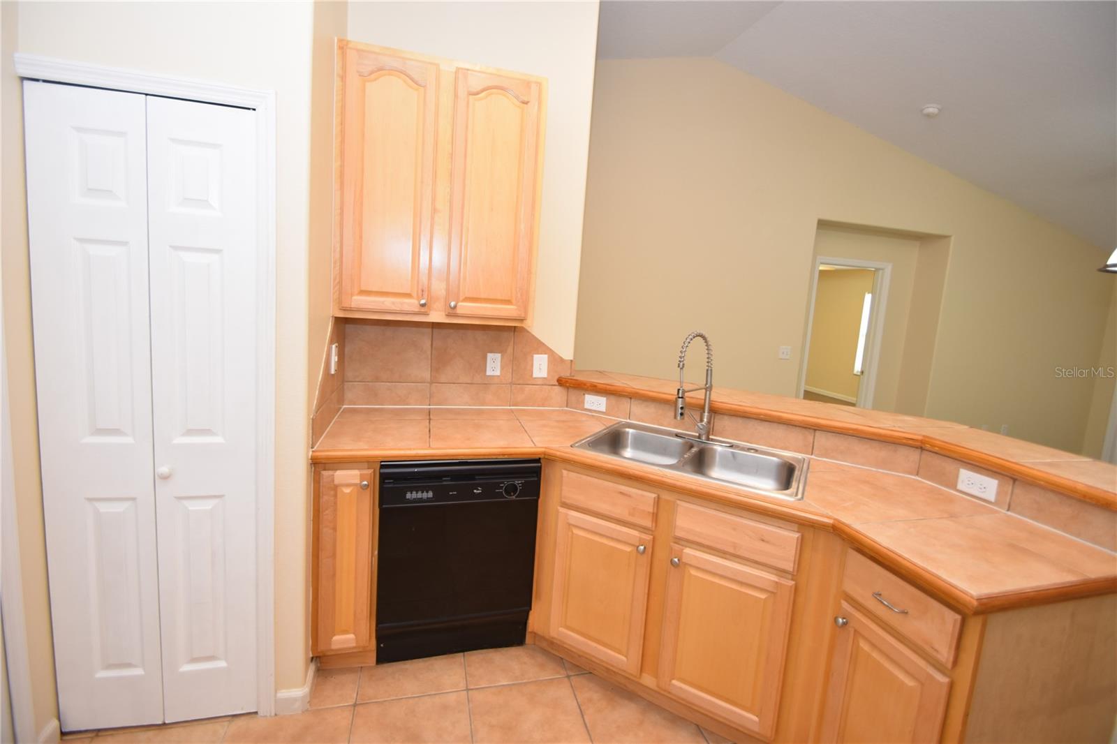 Image 10 of 34 For 7 Ryarbor Drive A