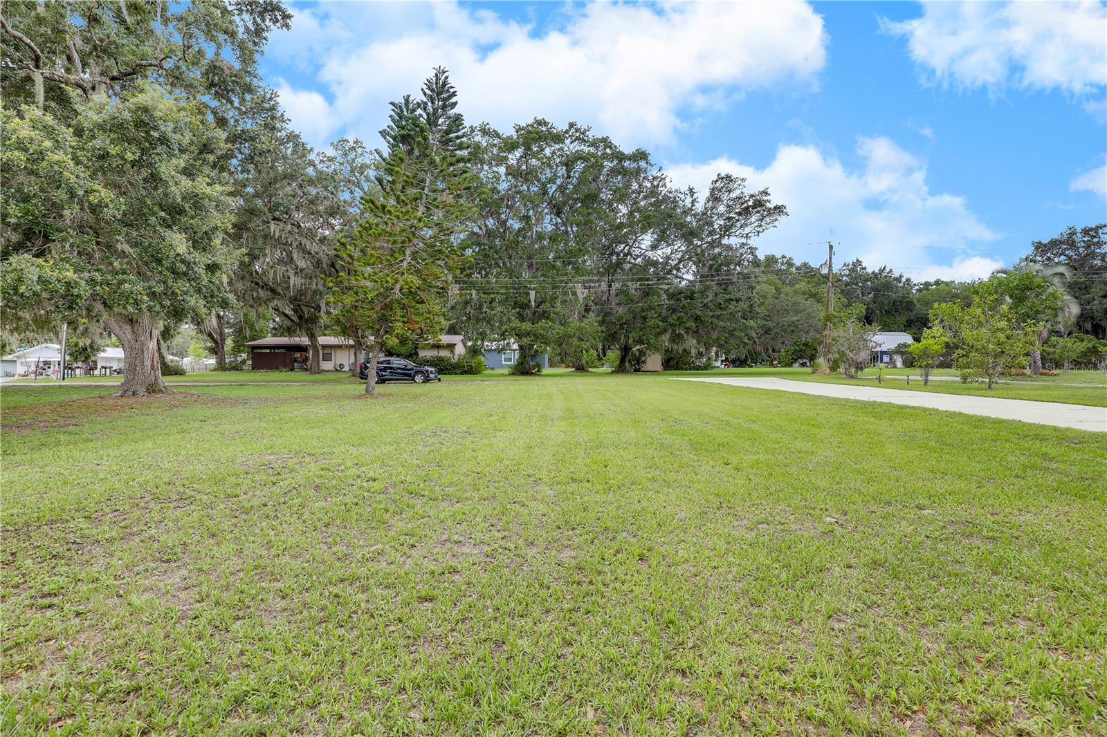 Image 11 of 66 For 102 Shore Lane