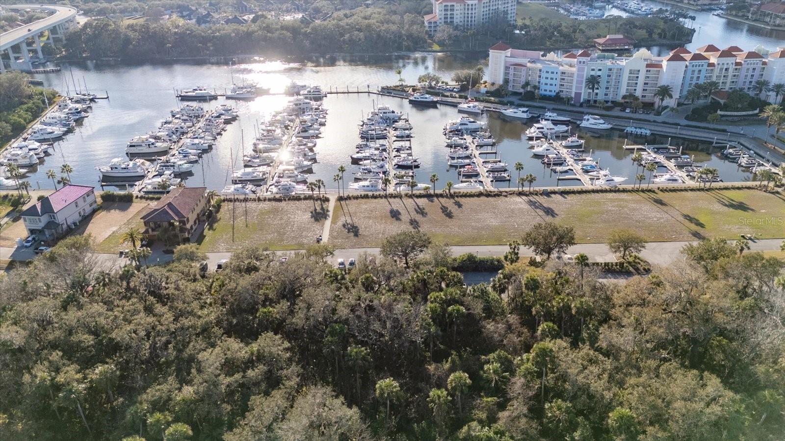 Image 8 of 18 For 122 Harbor Village Point S