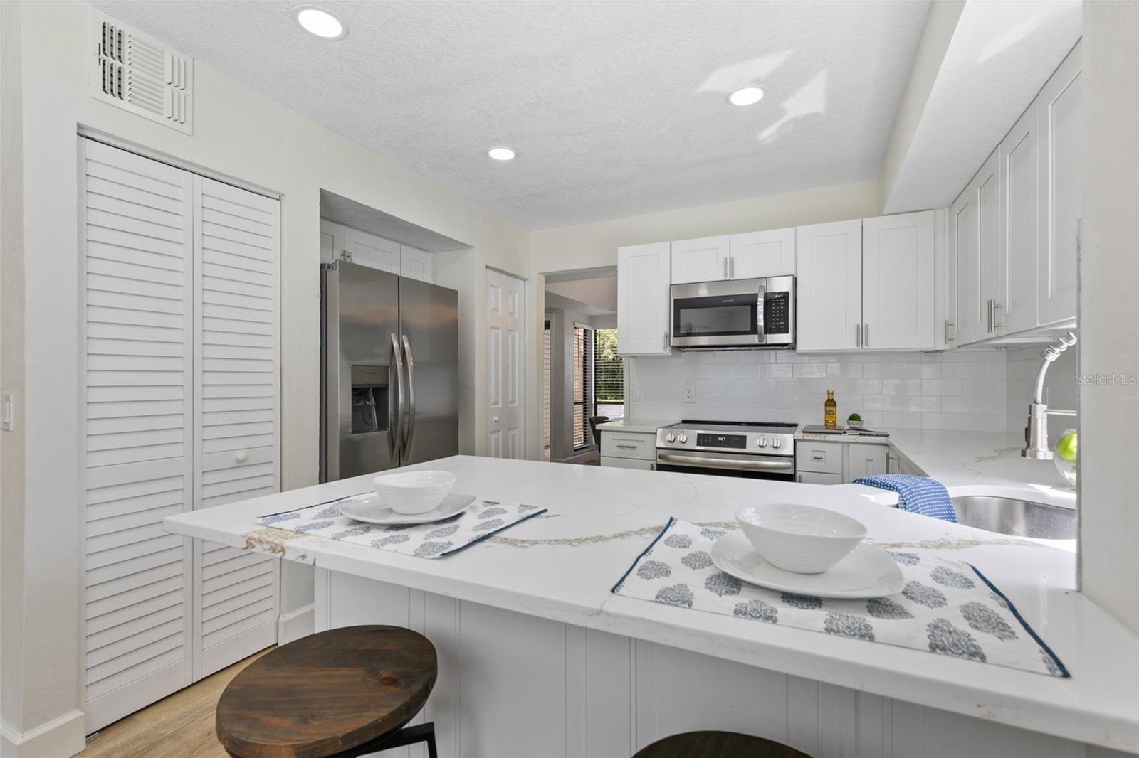 Image 12 of 50 For 7 Sherbury Court 7