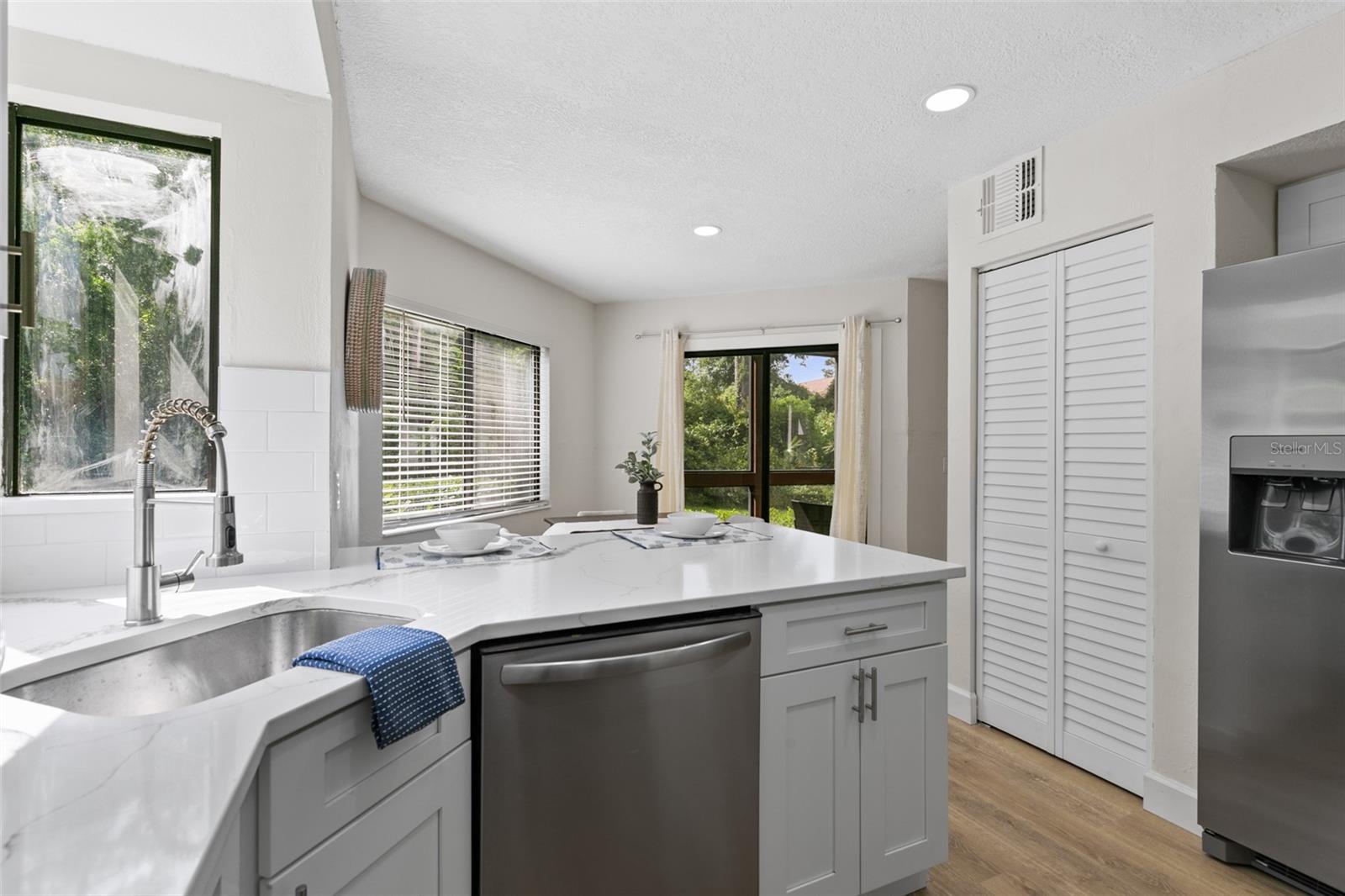 Image 13 of 50 For 7 Sherbury Court 7