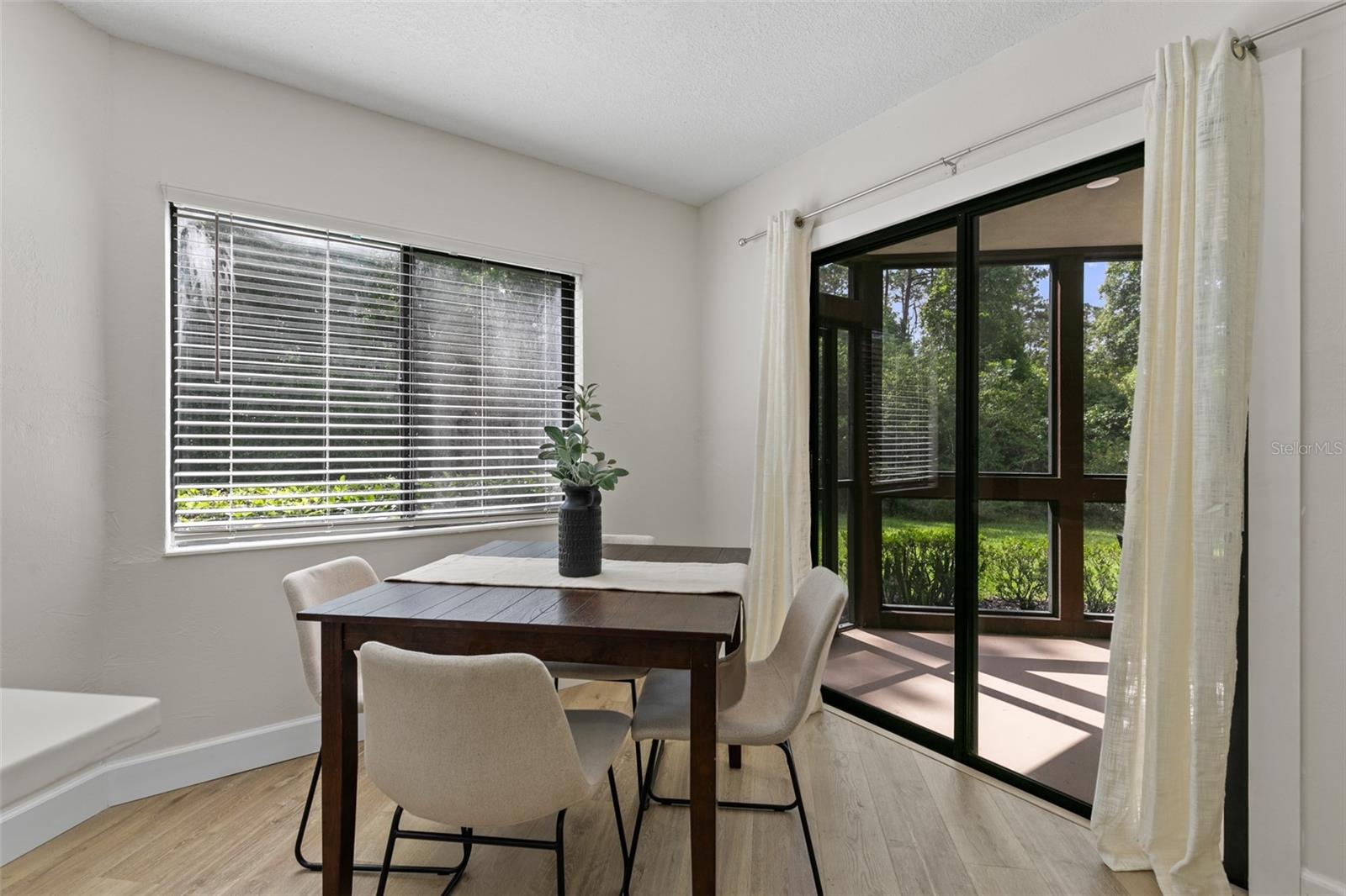 Image 14 of 50 For 7 Sherbury Court 7