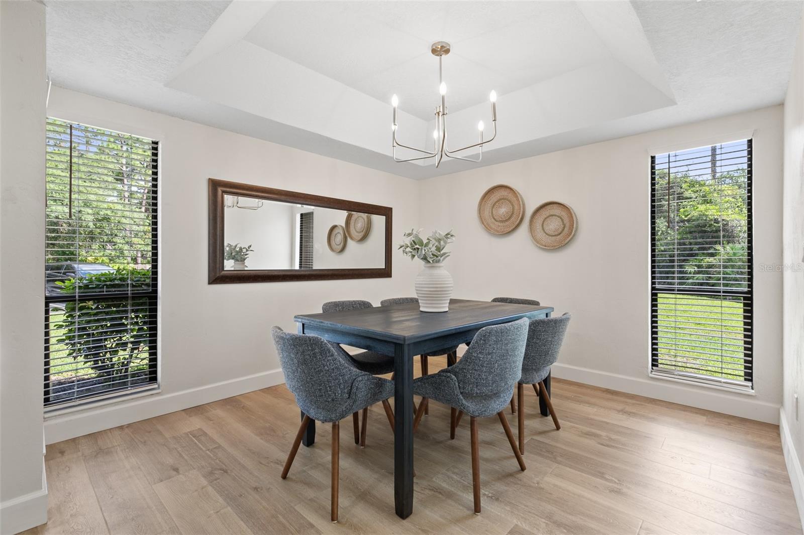 Image 15 of 50 For 7 Sherbury Court 7