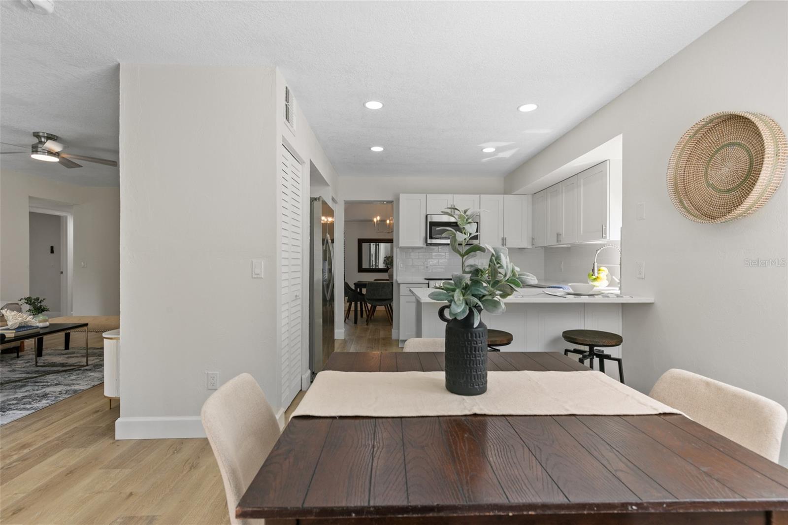 Image 17 of 50 For 7 Sherbury Court 7