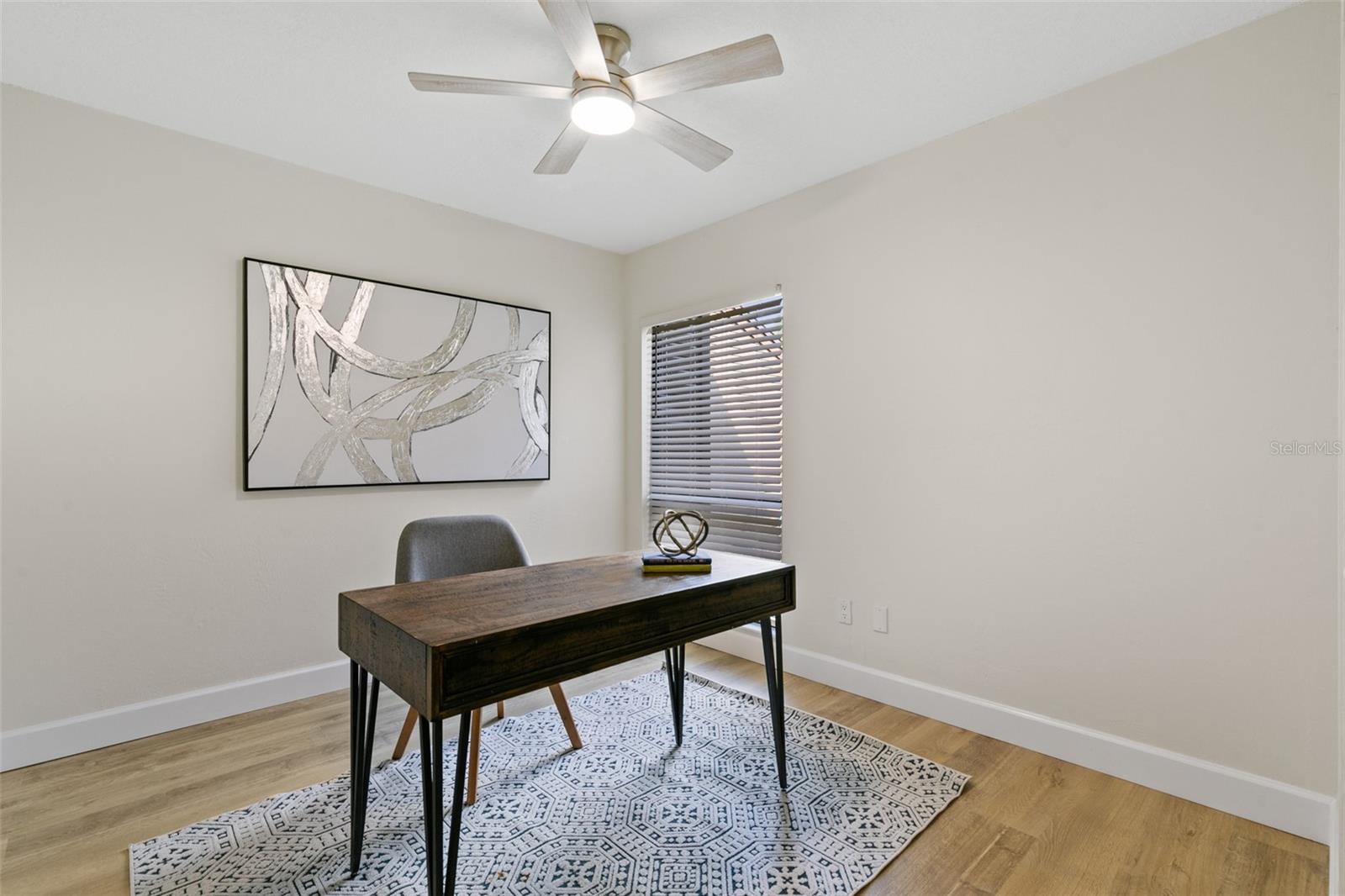 Image 23 of 50 For 7 Sherbury Court 7