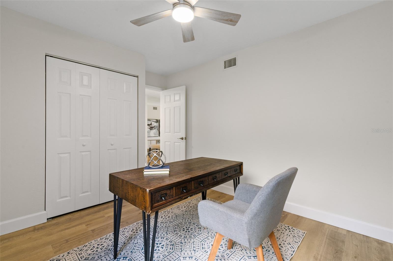 Image 24 of 50 For 7 Sherbury Court 7
