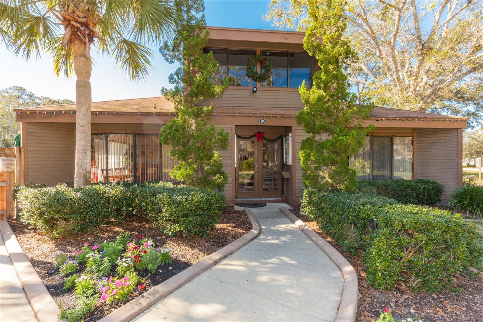 Image 32 of 50 For 7 Sherbury Court 7