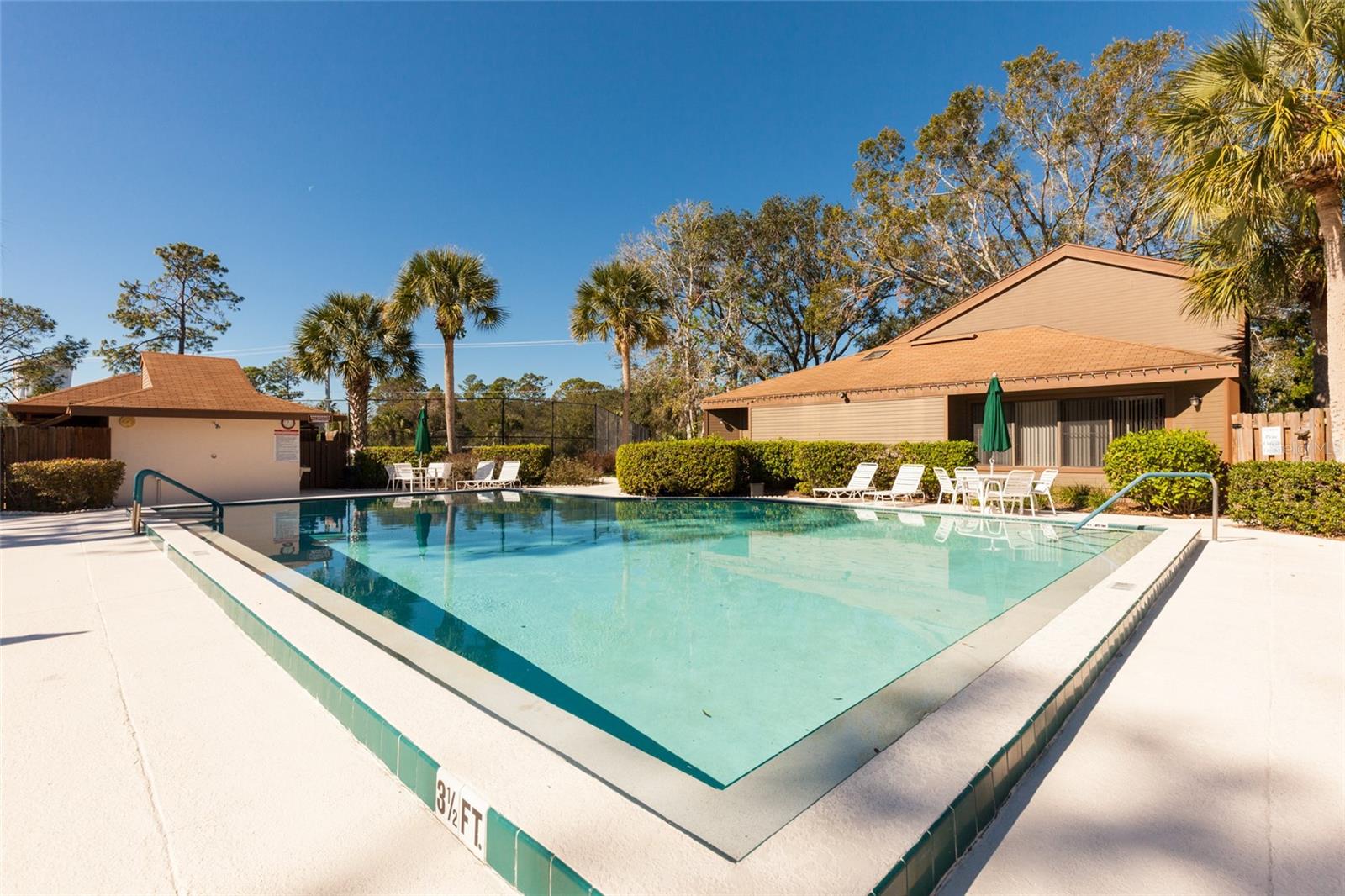 Image 35 of 50 For 7 Sherbury Court 7