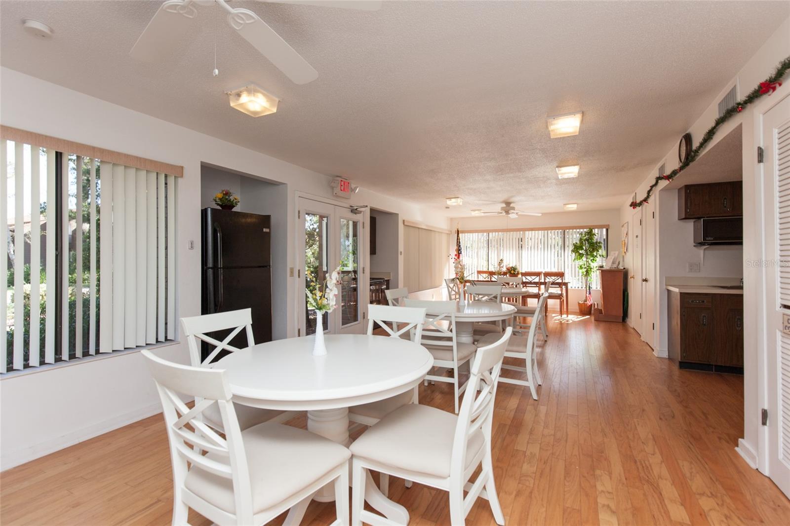 Image 37 of 50 For 7 Sherbury Court 7