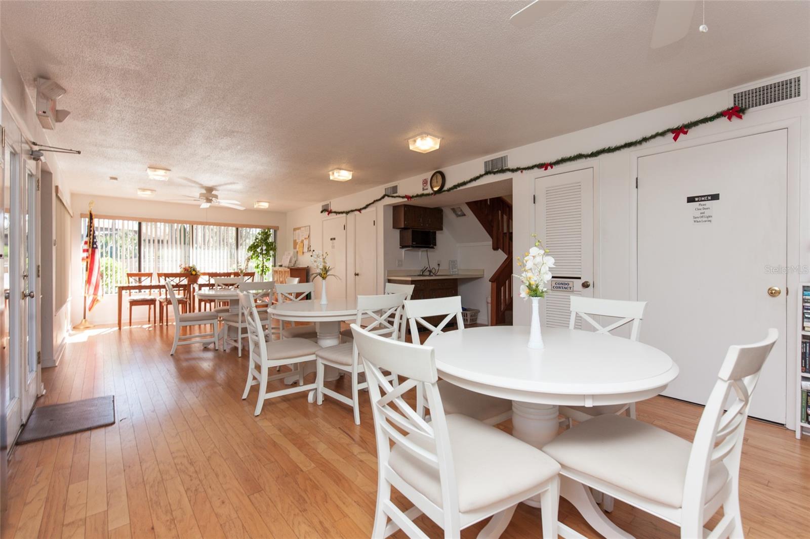 Image 38 of 50 For 7 Sherbury Court 7