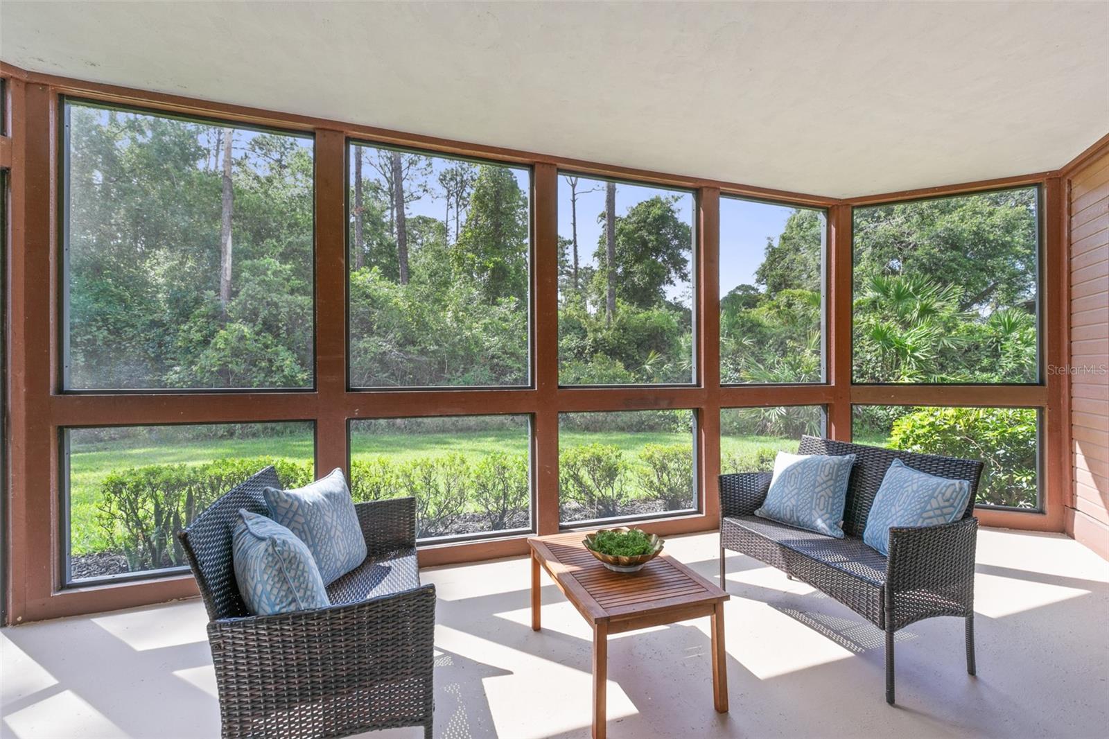 Image 4 of 50 For 7 Sherbury Court 7