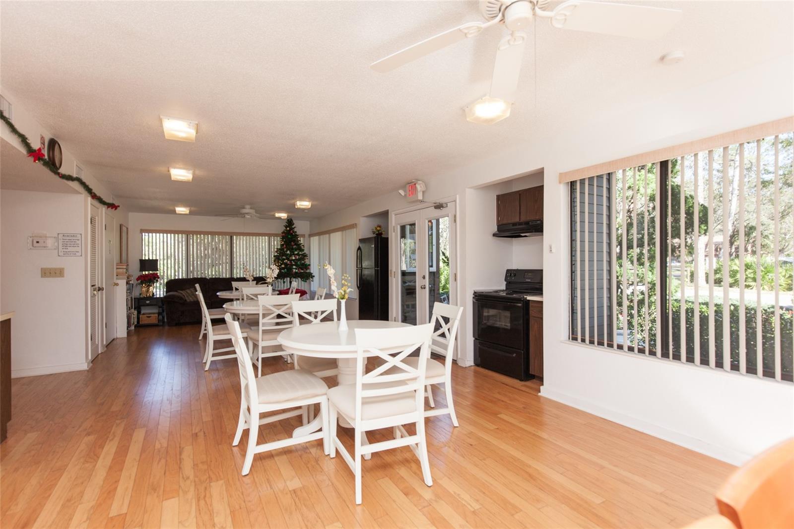 Image 40 of 50 For 7 Sherbury Court 7