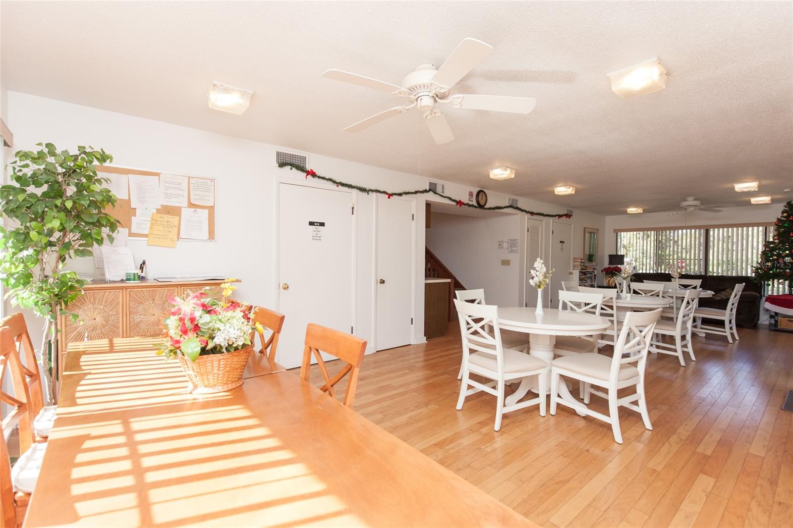 Image 41 of 50 For 7 Sherbury Court 7