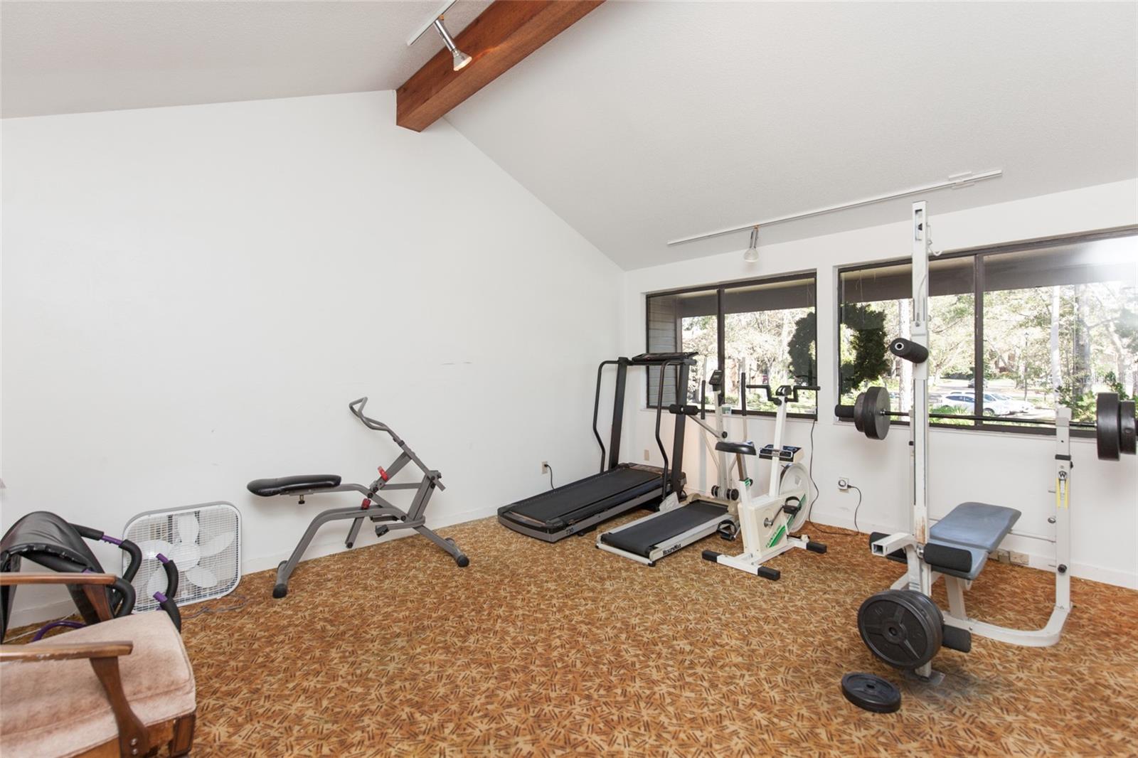 Image 42 of 50 For 7 Sherbury Court 7