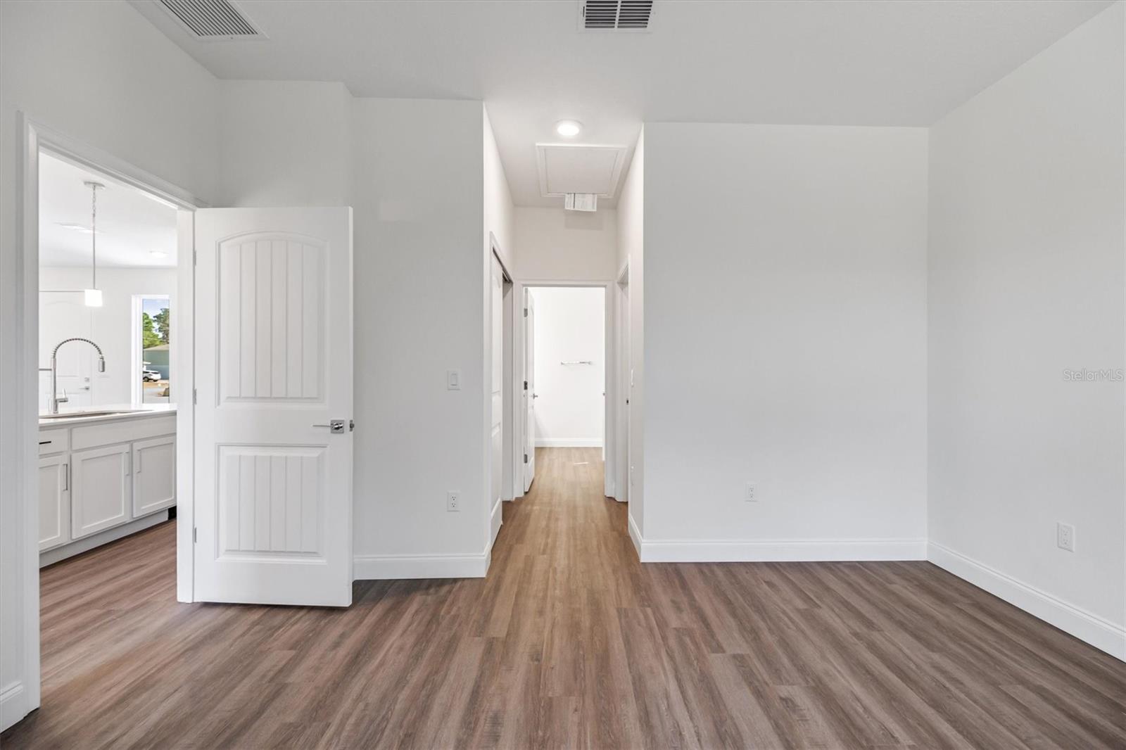 Image 13 of 24 For 38 Sea Front Trail