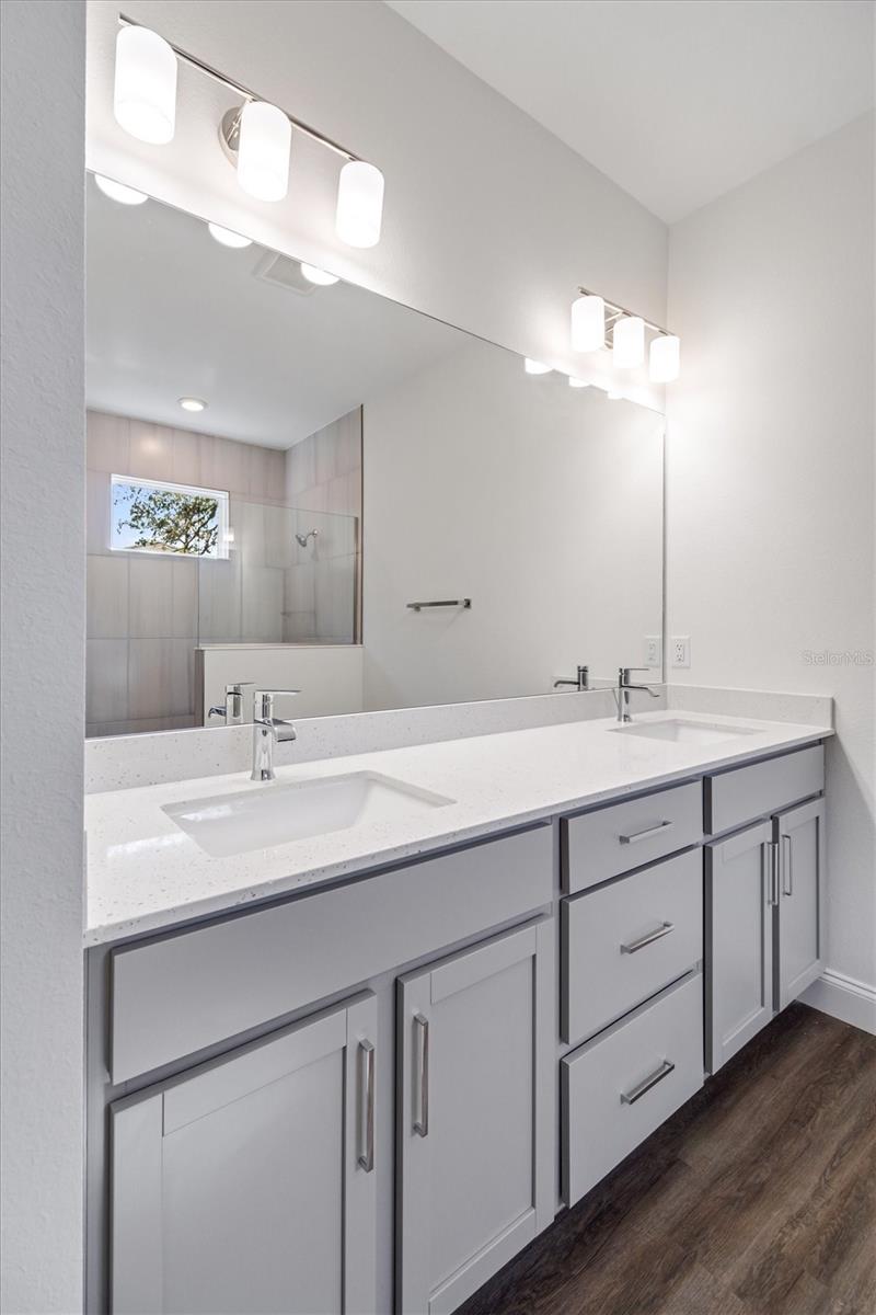 Image 17 of 24 For 38 Sea Front Trail