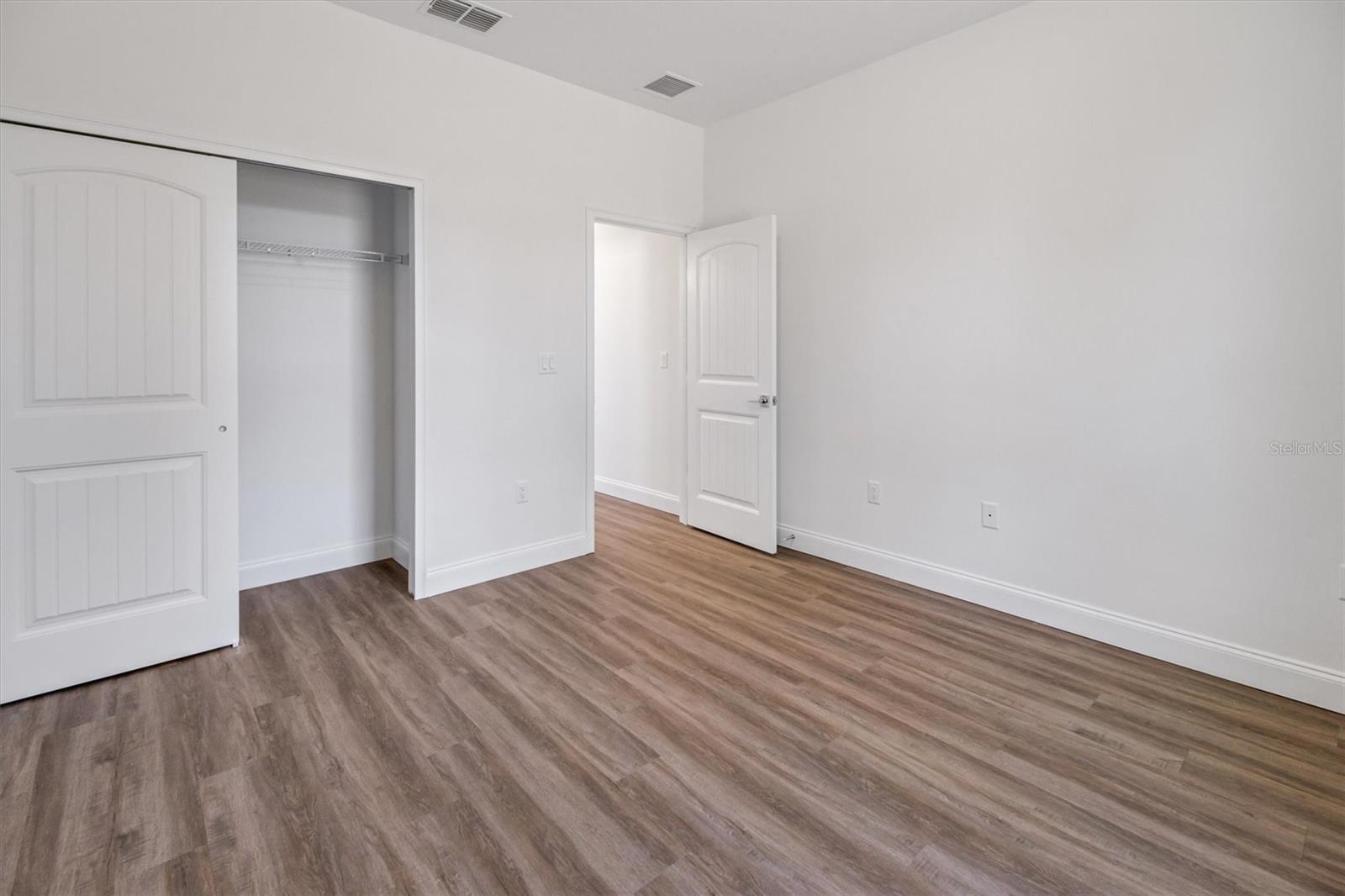 Image 21 of 24 For 38 Sea Front Trail