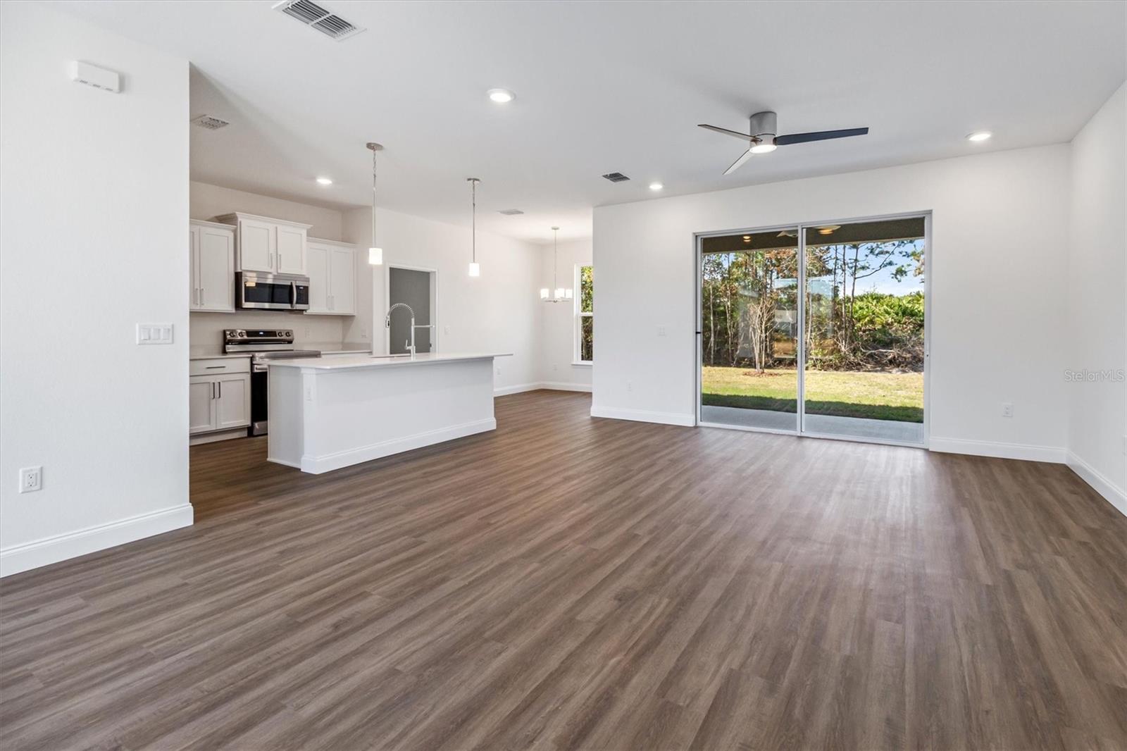 Image 5 of 24 For 38 Sea Front Trail